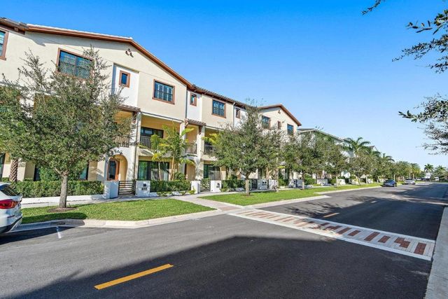 5239 Beckman Terrace, Palm Beach Gardens, FL 33418