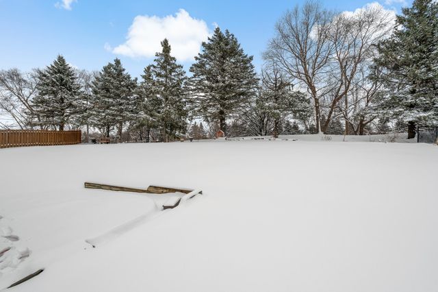 3690 Commonwealth Road, Woodbury, MN 55125