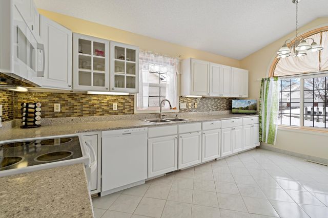 3690 Commonwealth Road, Woodbury, MN 55125