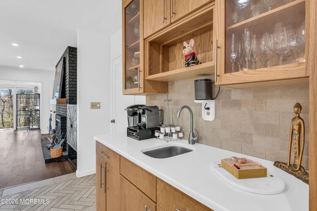 19 W Parkway Place, Holmdel, NJ 07733