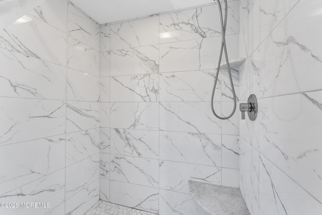 19 W Parkway Place, Holmdel, NJ 07733