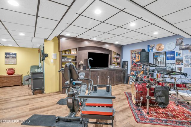 19 W Parkway Place, Holmdel, NJ 07733