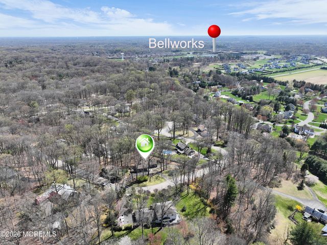 19 W Parkway Place, Holmdel, NJ 07733