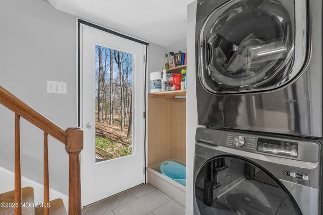 19 W Parkway Place, Holmdel, NJ 07733