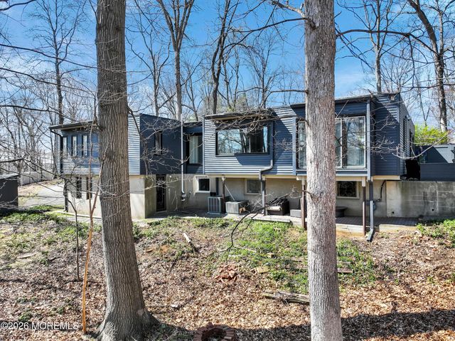 19 W Parkway Place, Holmdel, NJ 07733