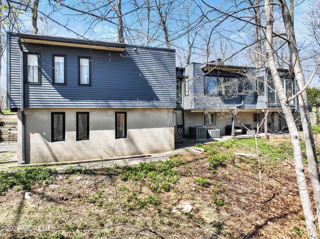 19 W Parkway Place, Holmdel, NJ 07733