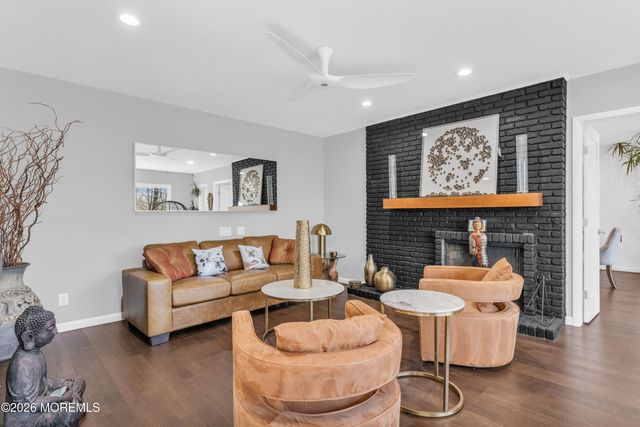 19 W Parkway Place, Holmdel, NJ 07733