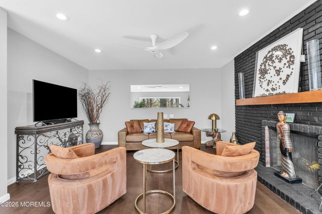 19 W Parkway Place, Holmdel, NJ 07733