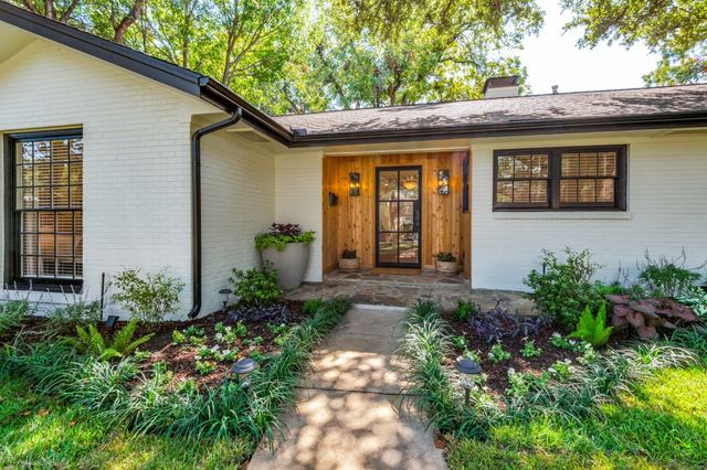 2013 Huntington Lane, Fort Worth, TX 76110