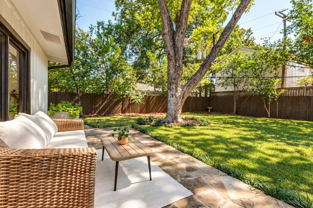 2013 Huntington Lane, Fort Worth, TX 76110