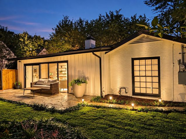 2013 Huntington Lane, Fort Worth, TX 76110