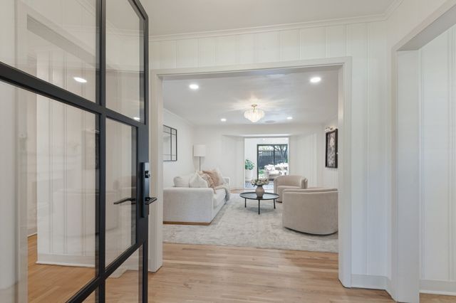 2013 Huntington Lane, Fort Worth, TX 76110