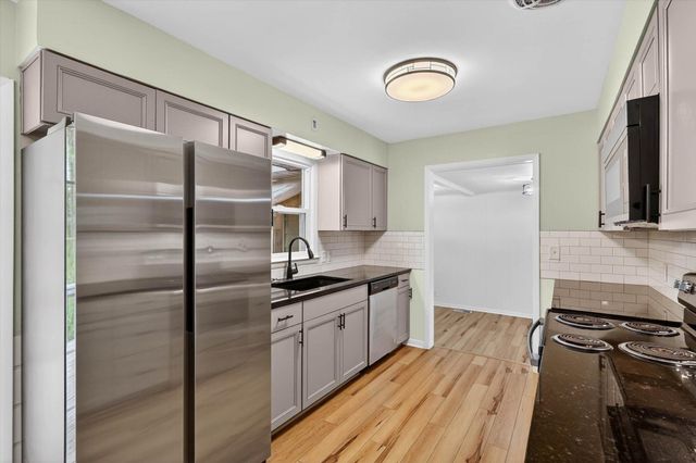 2620 Kraft Avenue Se, Cascade Twp, MI 49546