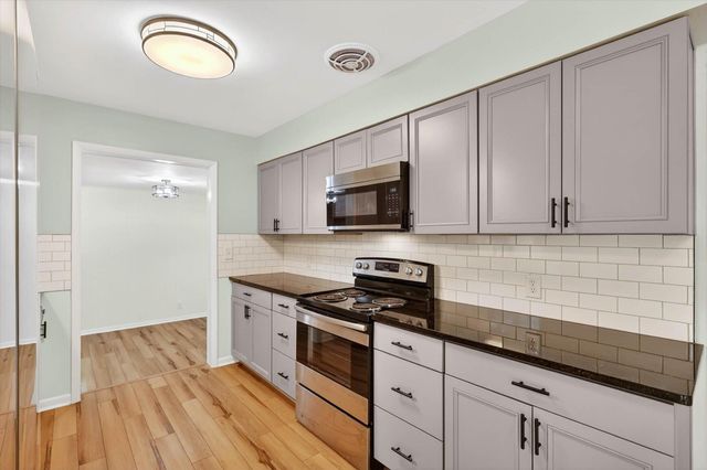 2620 Kraft Avenue Se, Cascade Twp, MI 49546