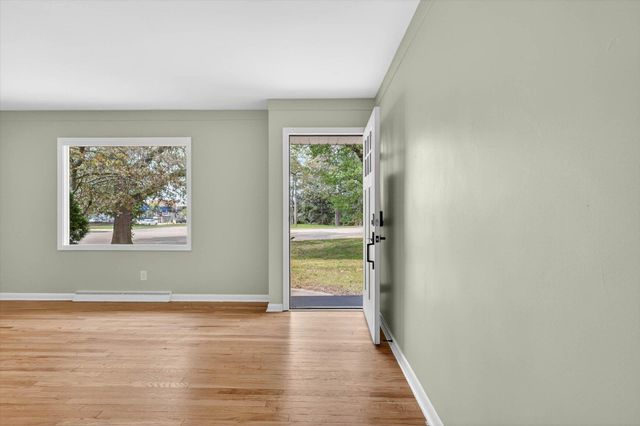 2620 Kraft Avenue Se, Cascade Twp, MI 49546