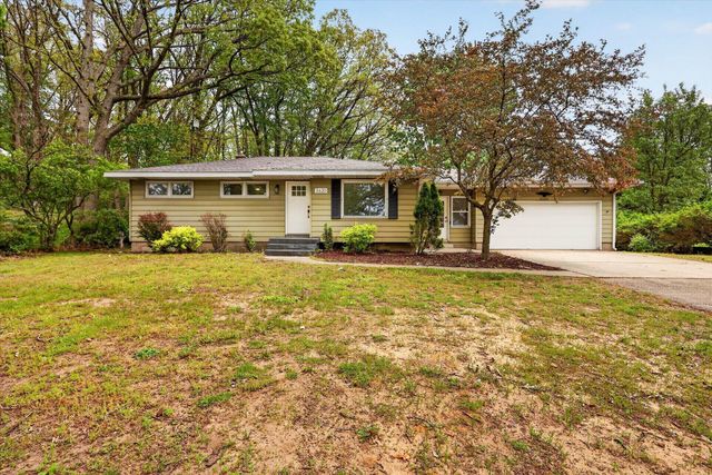 2620 Kraft Avenue Se, Cascade Twp, MI 49546