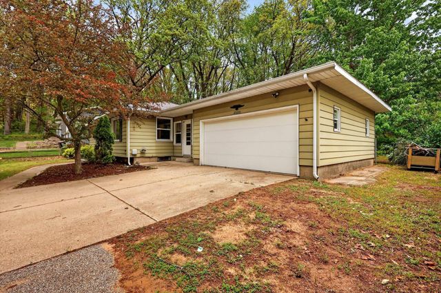 2620 Kraft Avenue Se, Cascade Twp, MI 49546