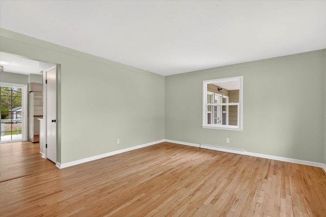 2620 Kraft Avenue Se, Cascade Twp, MI 49546