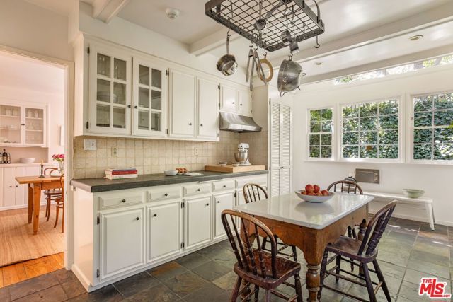 5630 Spreading Oak Drive, Los Angeles, CA 90068
