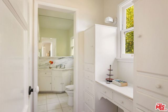5630 Spreading Oak Drive, Los Angeles, CA 90068