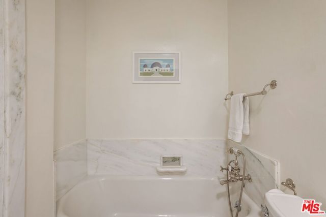 5630 Spreading Oak Drive, Los Angeles, CA 90068