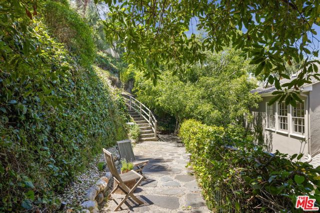 5630 Spreading Oak Drive, Los Angeles, CA 90068
