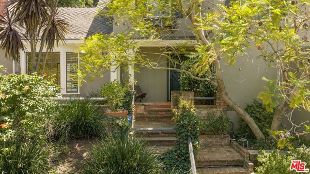 5630 Spreading Oak Drive, Los Angeles, CA 90068