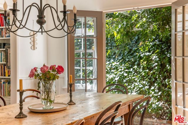 5630 Spreading Oak Drive, Los Angeles, CA 90068