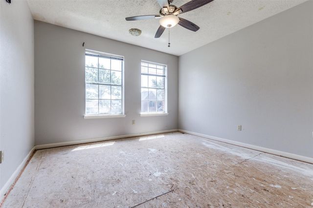 515 Brompton Lane, Highlands, TX 77562