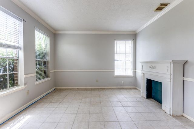 515 Brompton Lane, Highlands, TX 77562