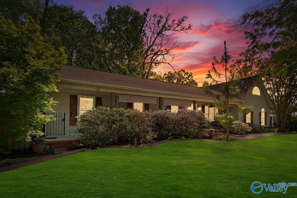 2045 Lindsay Lane S, Athens, AL 35613