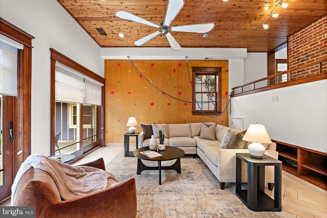 3805 GRAMERCY ST NW, Washington, DC 20016