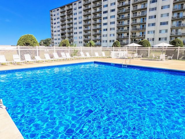 200 Cove Way 513, Quincy, MA 02169