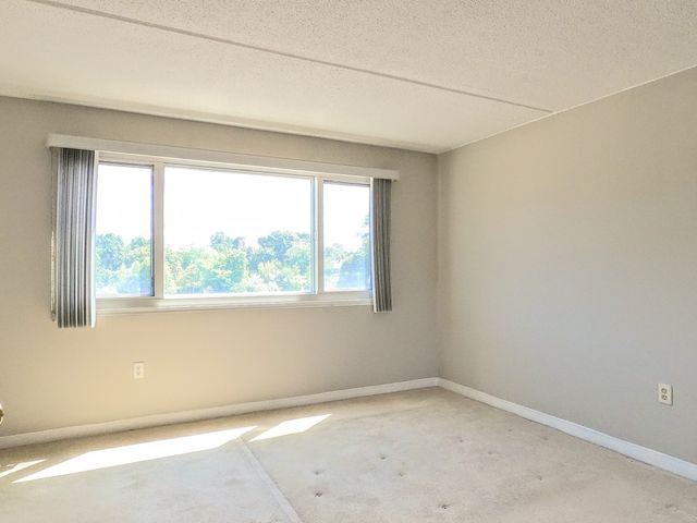 200 Cove Way 513, Quincy, MA 02169