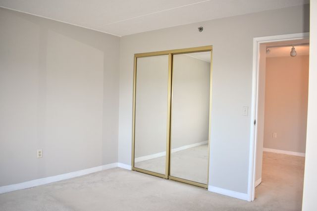 200 Cove Way 513, Quincy, MA 02169