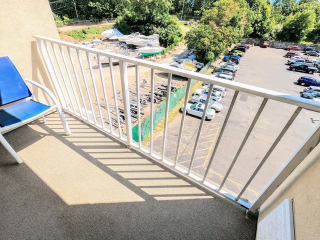 200 Cove Way 513, Quincy, MA 02169