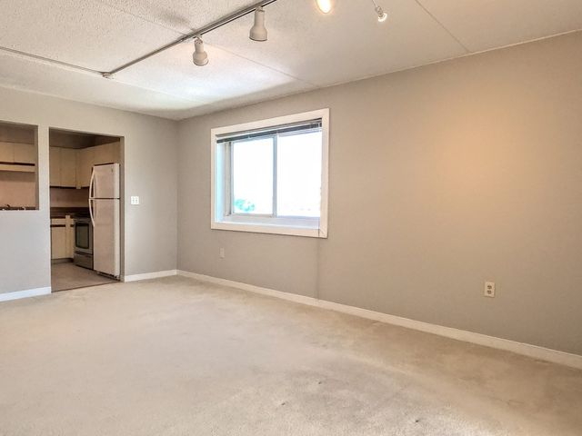 200 Cove Way 513, Quincy, MA 02169