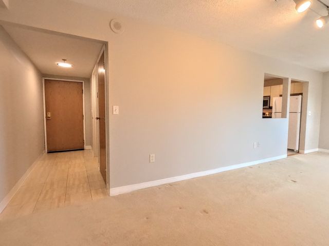 200 Cove Way 513, Quincy, MA 02169