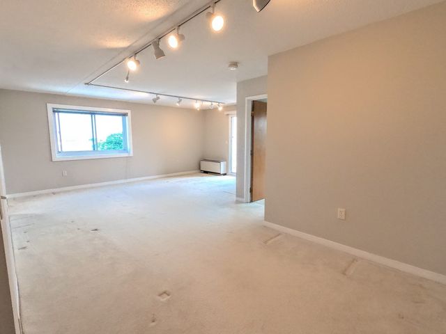 200 Cove Way 513, Quincy, MA 02169