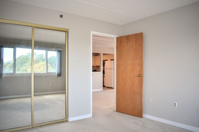 200 Cove Way 513, Quincy, MA 02169