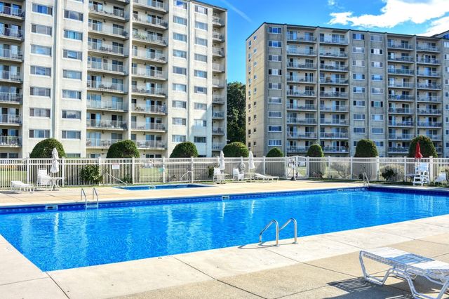 200 Cove Way 513, Quincy, MA 02169