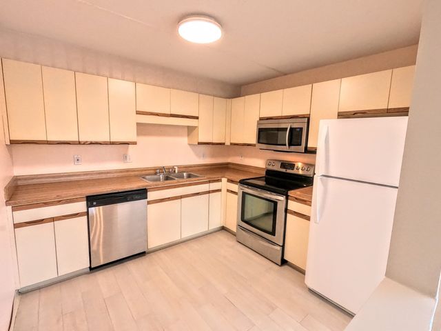200 Cove Way 513, Quincy, MA 02169