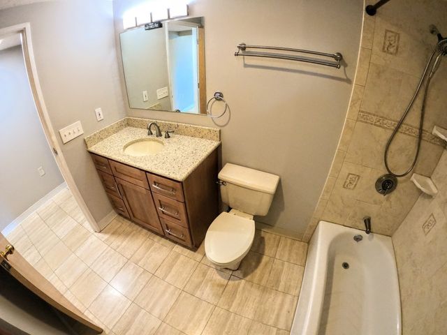 200 Cove Way 513, Quincy, MA 02169