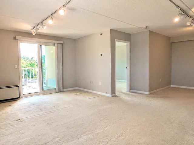 200 Cove Way 513, Quincy, MA 02169