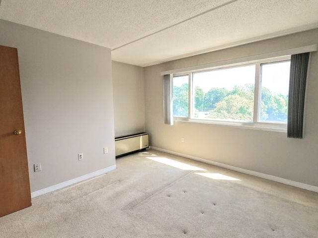 200 Cove Way 513, Quincy, MA 02169