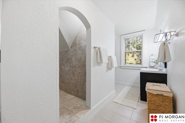 5116 Parker Street, Omaha, NE 68104