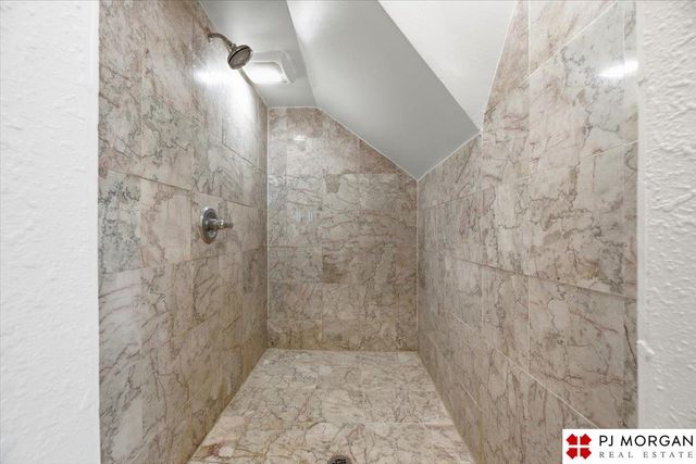 5116 Parker Street, Omaha, NE 68104