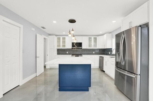 8557 Windy Circle, Boynton Beach, FL 33472