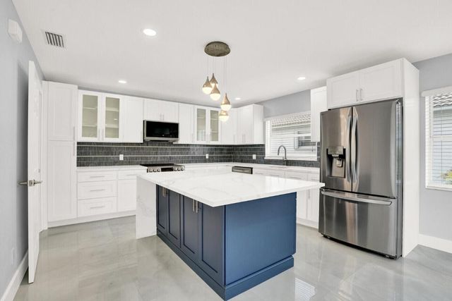 8557 Windy Circle, Boynton Beach, FL 33472