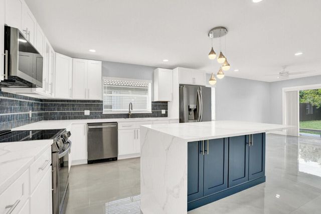 8557 Windy Circle, Boynton Beach, FL 33472